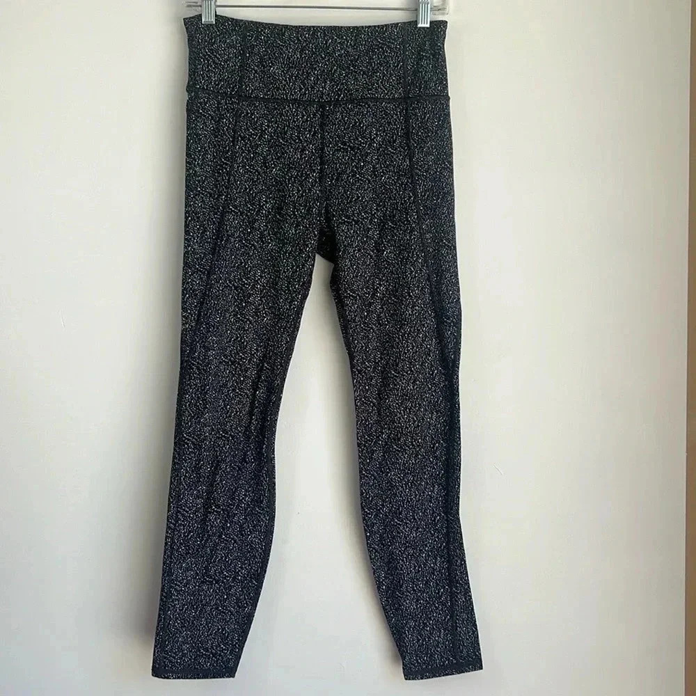 ATHLETA Lightning Static 7/8 Leggings, Women’s Size Medium, Black/White, Pockets